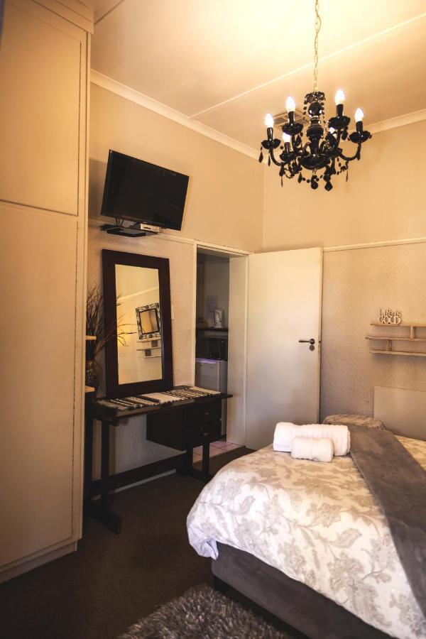 Be My Guest Bed & Breakfast Upington Exterior photo